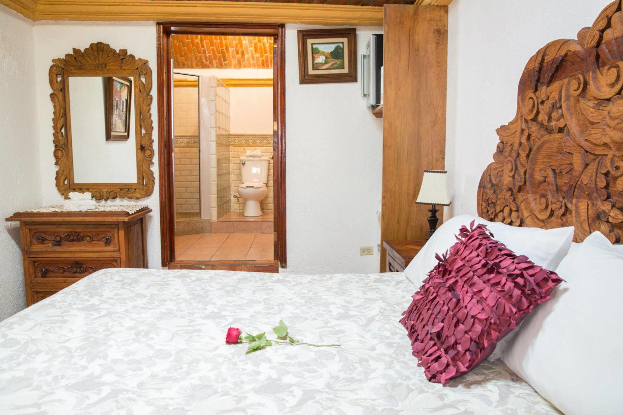 Hotel Eden De Los Angeles Σαν Μιγκέλ ντε Αγιέντε Εξωτερικό φωτογραφία