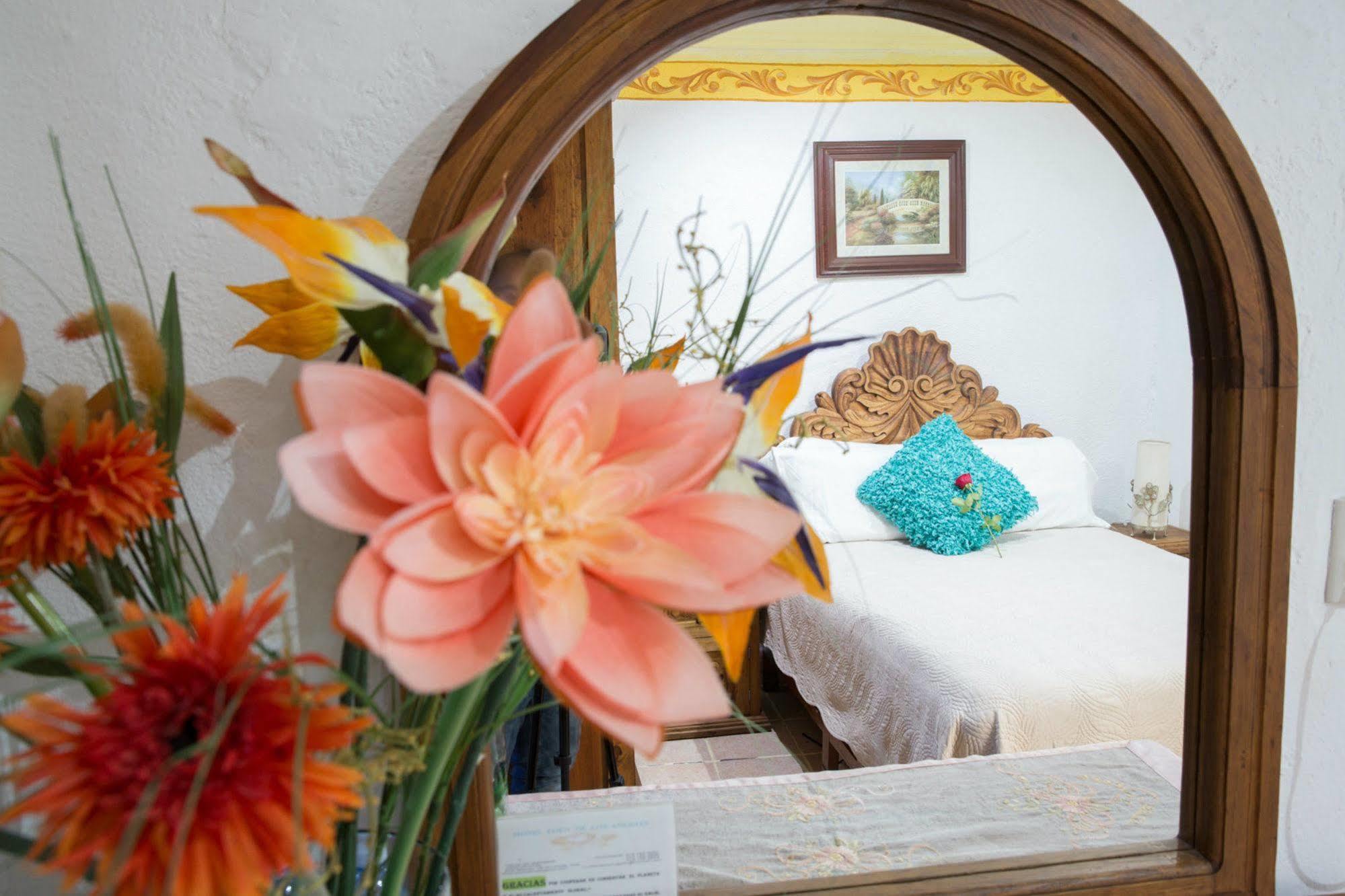 Hotel Eden De Los Angeles Σαν Μιγκέλ ντε Αγιέντε Εξωτερικό φωτογραφία